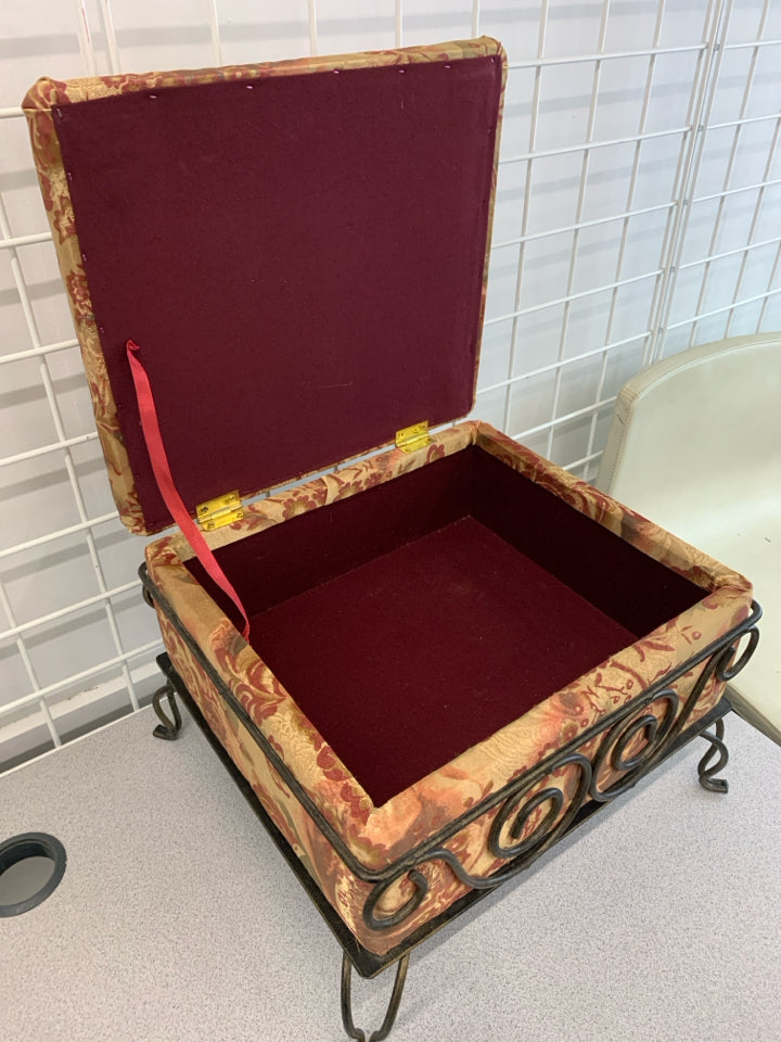 FOOT REST W/ STORAGE FLORAL DESIGN.