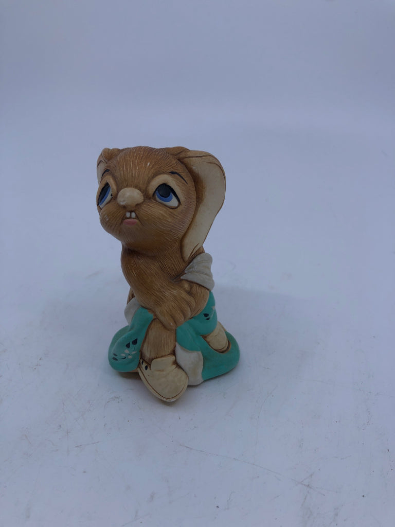 VTG PENDELFIN BUNNY TOTTY HOLDING TEAL BLANKET.