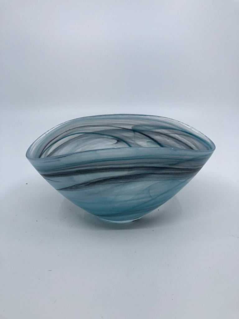 BLUE SWIRLED FOLDED EDGE BOWL.