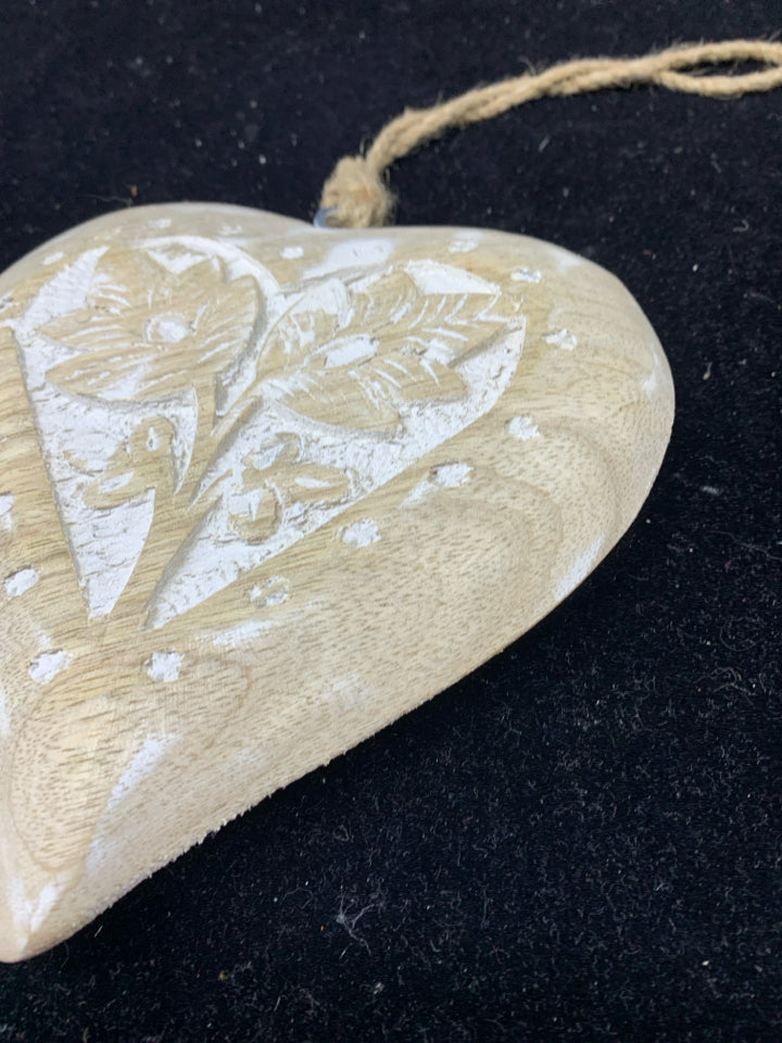 WOOD CARVED WHITE WASHED HEART W/ FLOWERS.