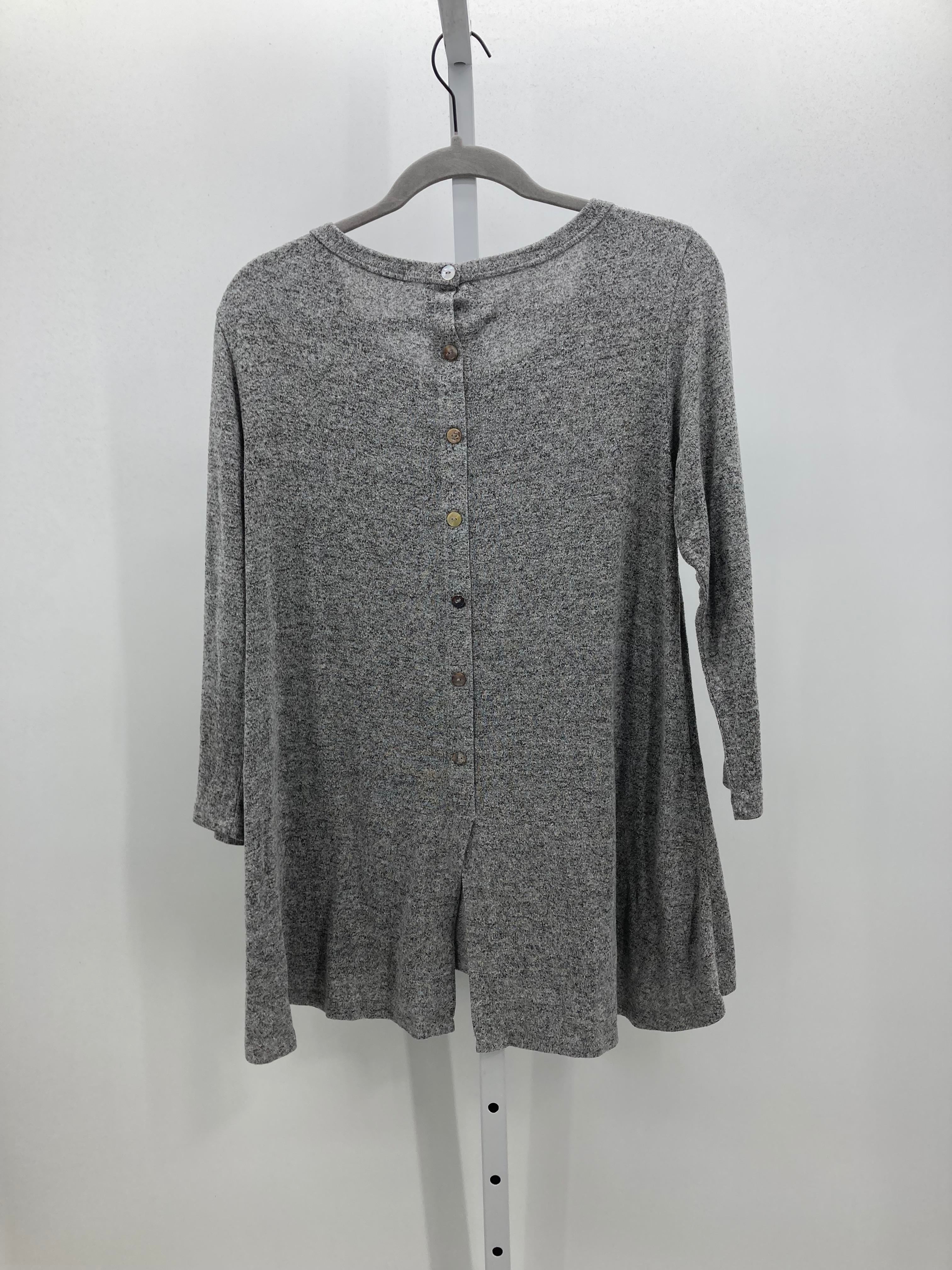 Size Extra Large Misses 3/4 Sleeve Shirt