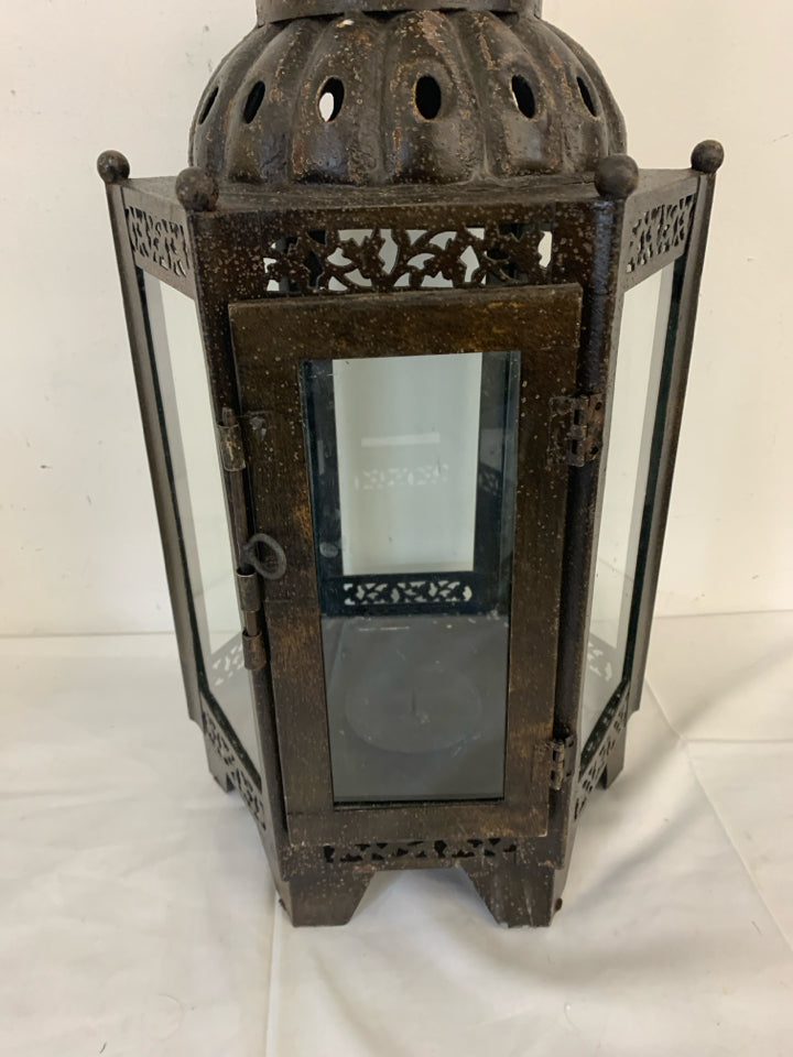 CAST IRON HEAVY LANTERN.