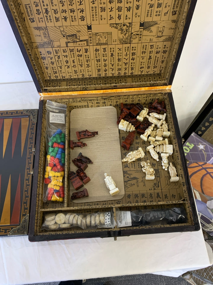 VTG 2 PC ASIAN STYLE GAME BOARD GAME SET.