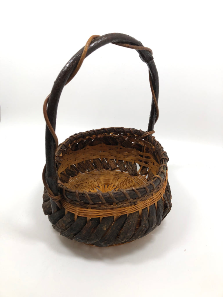 SPLIT WOOD & BARK BASKET.