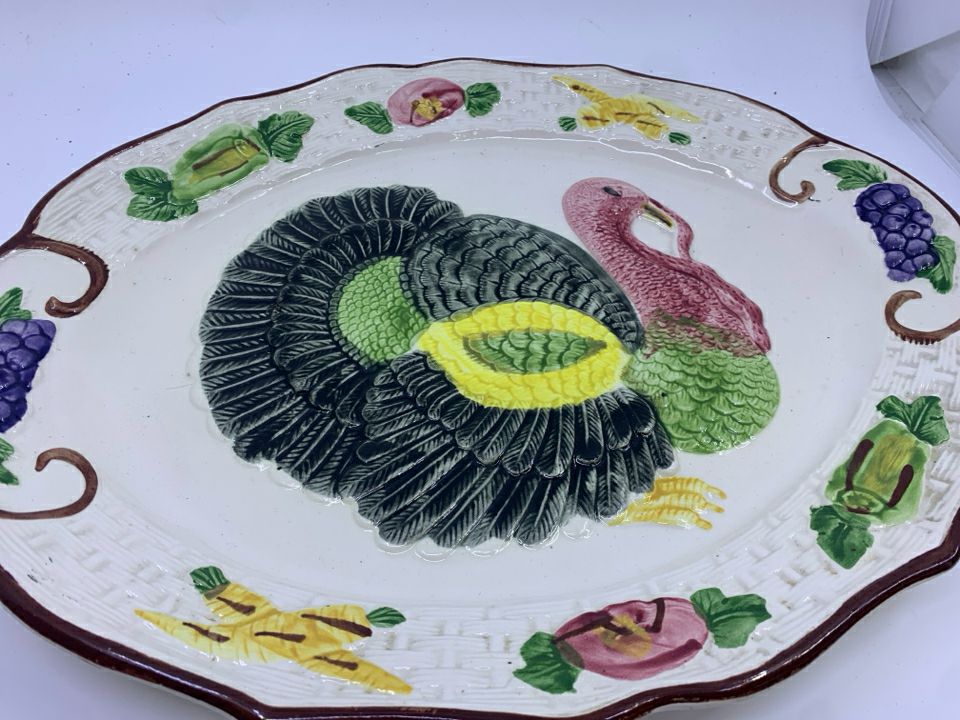 OVAL EMBOSSED TURKEY PLATTER.