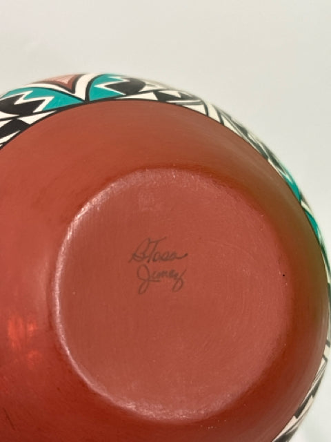 TOXA JEMEZ SIGNED MEXICO POTTERY VASE.