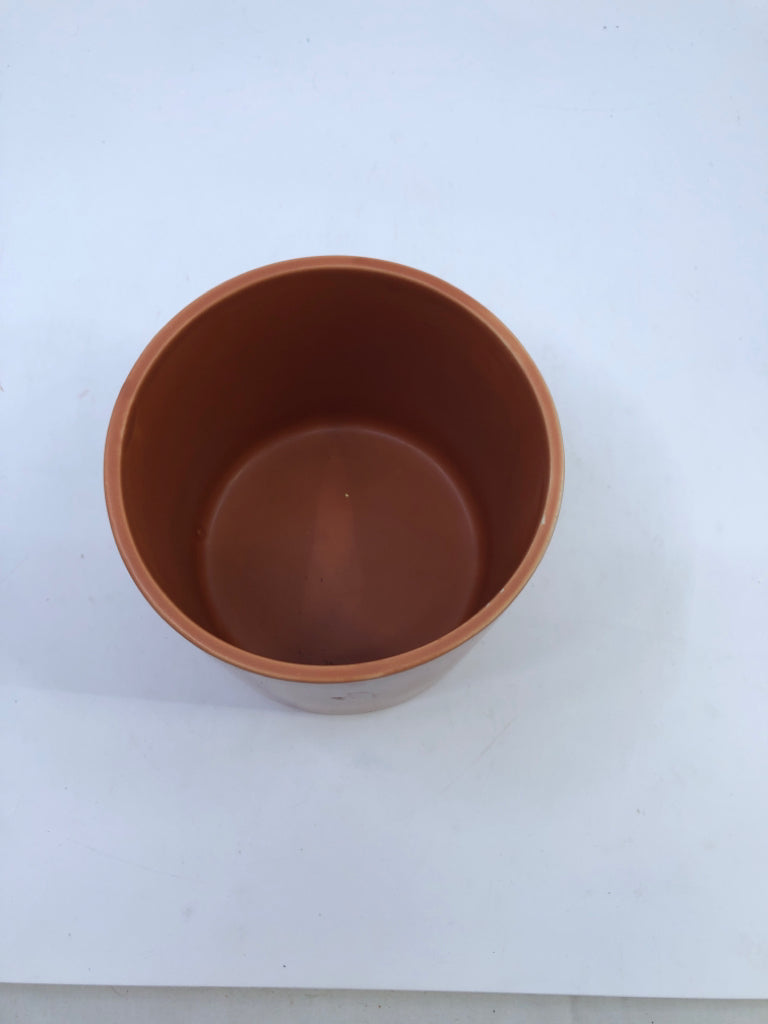TAN/ORANGE CERAMIC PLANTER.