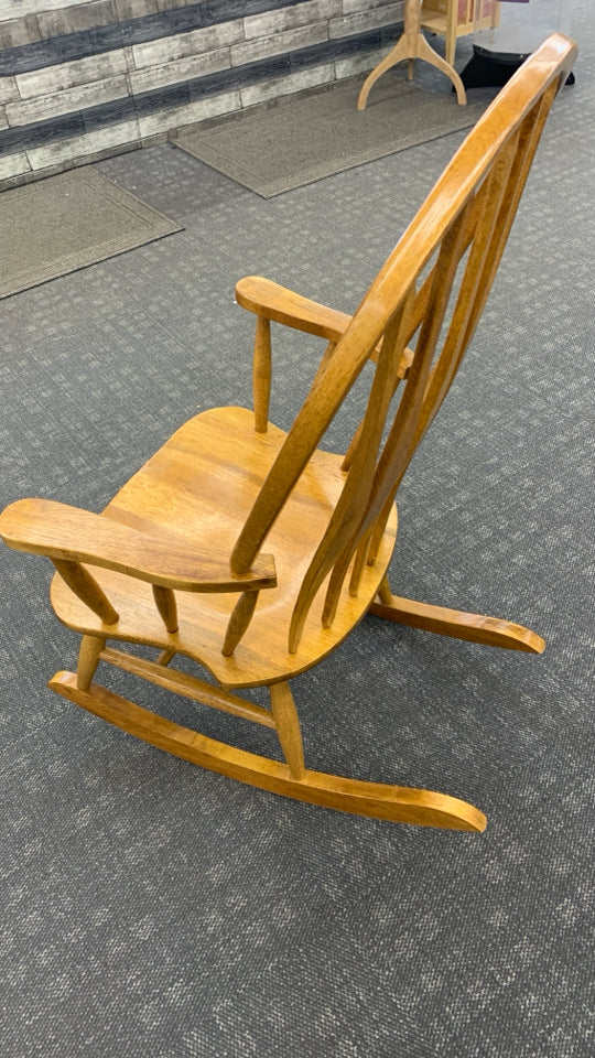 WOOD HIGH BACK ROCKING CHAIR.