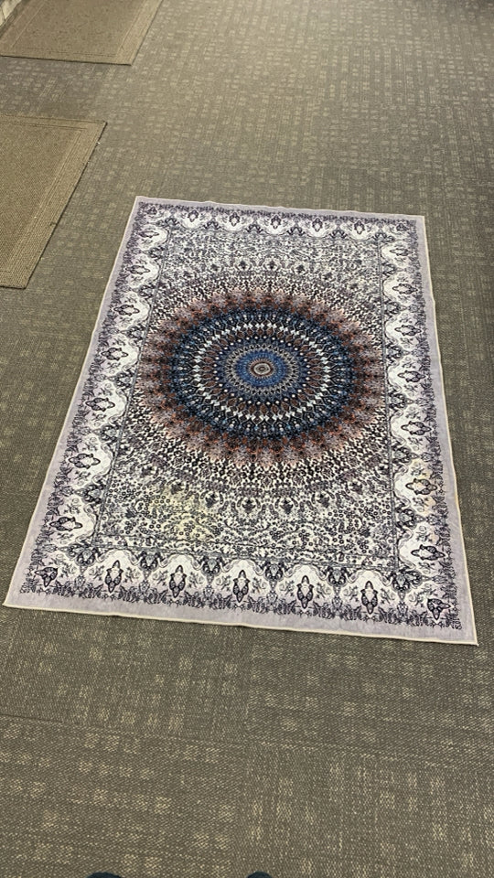 MANDALA PRINT GREY AREA RUG.