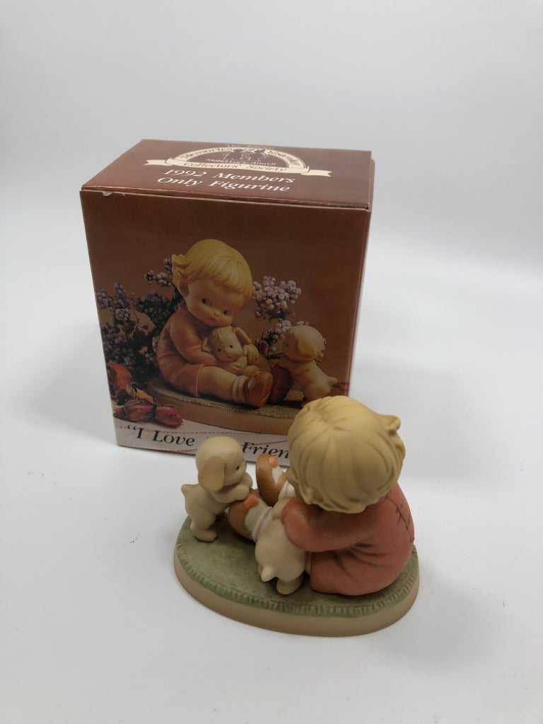 MEMORIES OF YESTERDAY "I LOVE MY FRIENDS" FIGURINE IN BOX.