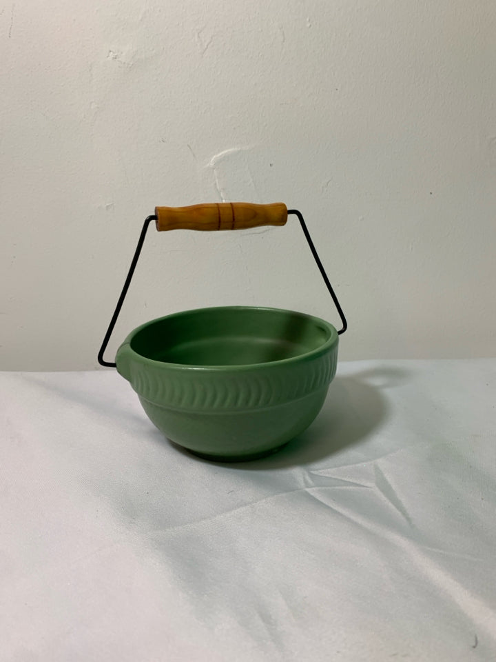 SMALL MATTE GREEN BOWL W BLACK HANDLE 5.