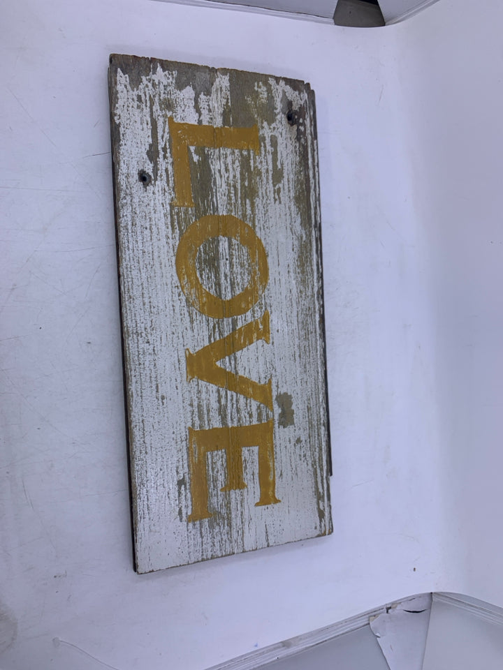 RUSTIC WOOD LOVE WALL HANGING.