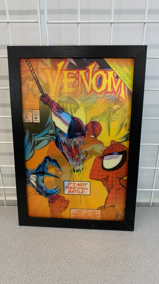 VENOM MOVING PRINT IN WOOD BLACK FRAME.