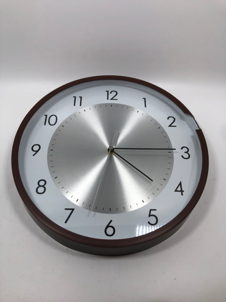NIB MABPEDO WALL CLOCK.