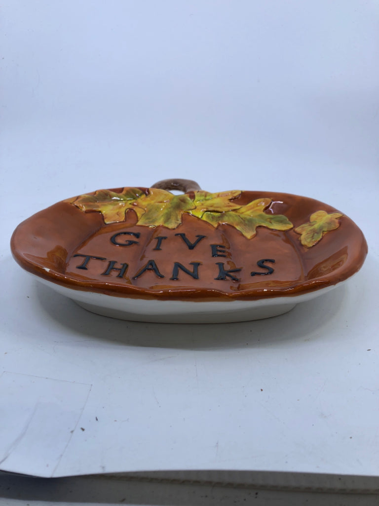 "GIVE THANKS" PUMPKIN SERVING DISH.