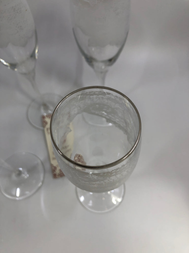 4PC FRANCO CHAMPAGNE GLASSES W/LACE DESIGN.