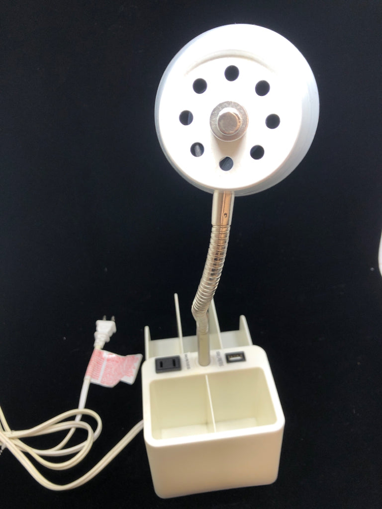 WHITE PLASTIC ADJUSTABLE DESK LAMP W/USB PORT.