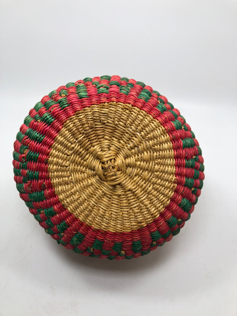 MULTI-COLOR WOVEN BASKET.