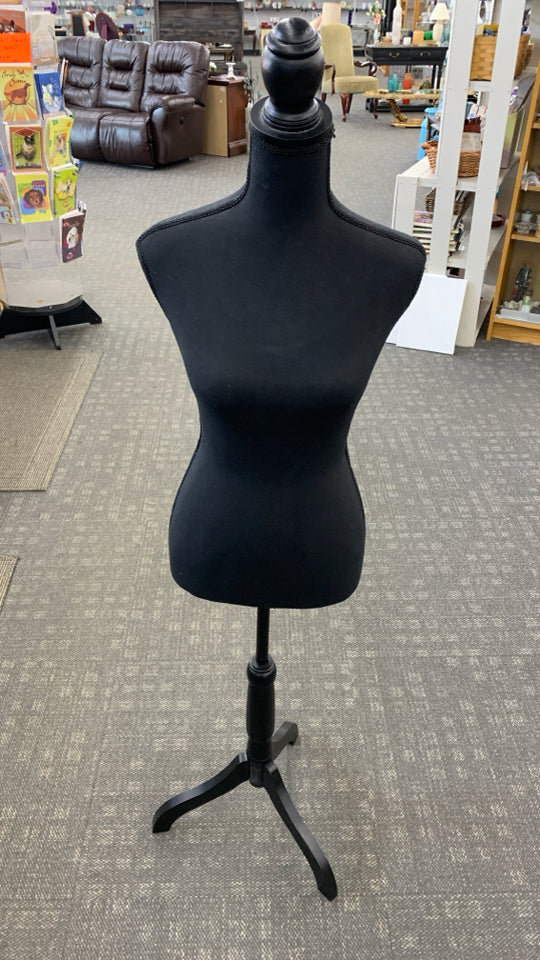BLACK MANNEQUIN BUST ON STAND.