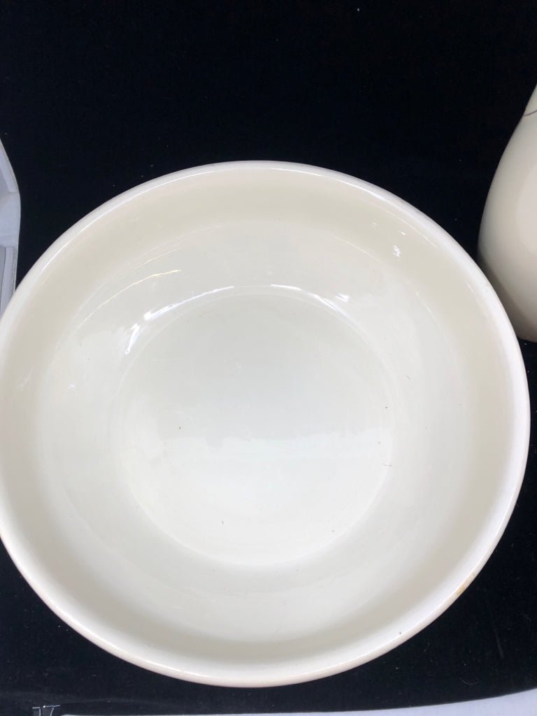 VTG BOCH LARGE GOLD ACCENT PITCHER AND BASIN BOWL.