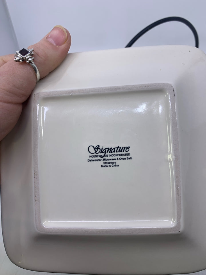 4 EMBOSSED FRUIT SQUARE SNACK PLATES IN BLACK STAND.