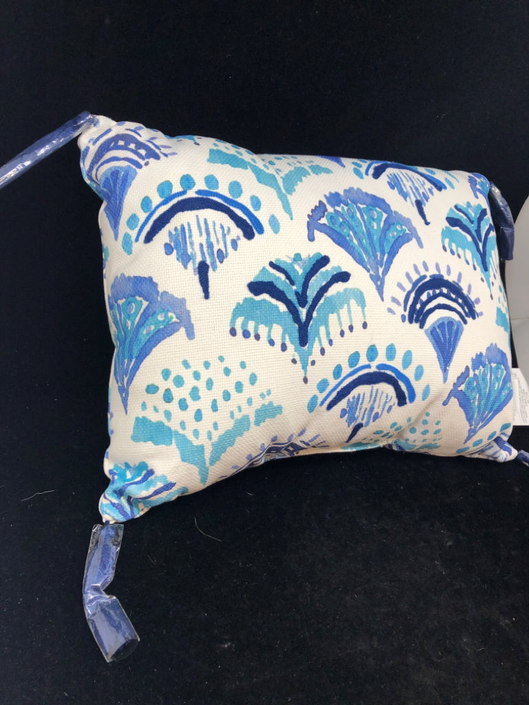 BLUE & WHITE PILLOW WATER COLOR DESIGN W/BLUE TASSELS.