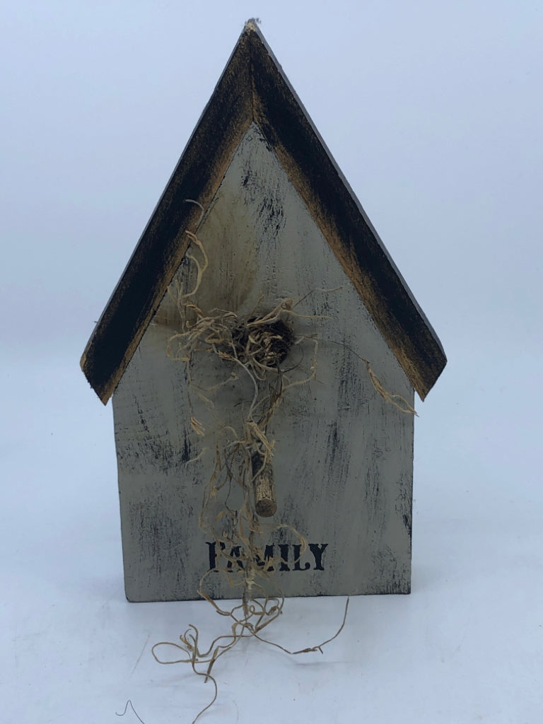 GREY PRIMITIVE "FAMILY" BIRDHOUSE WALL DECOR.