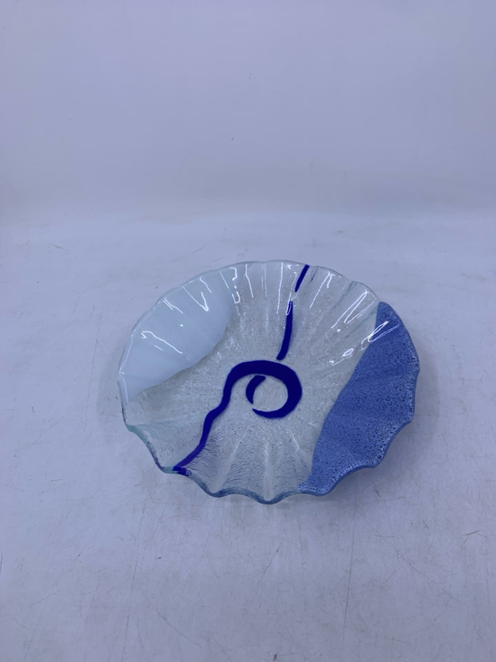FUSED GLASS BLUE/WHITE DESIGNS FLARED EDGES CATCH ALL.