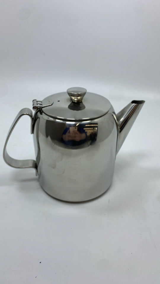 STAINLESS STEEL TEAPOT W/ATTACHED LID.