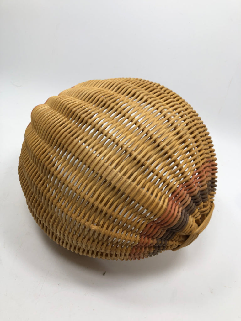 VTG PURPLE/RED STRIPE WICKER BOWL BASKET.