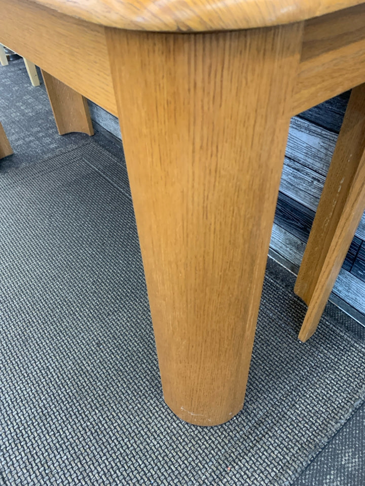 WOOD CONSOLE TABLE.