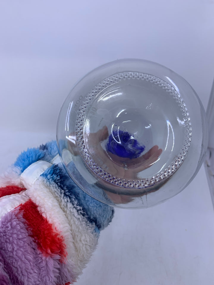 GLASS BEAKER W/ BLUE LID.