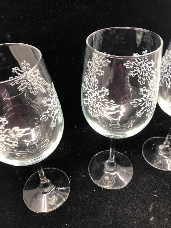 4 WINE GLASSES W GLITTER SNOWFLAKES.