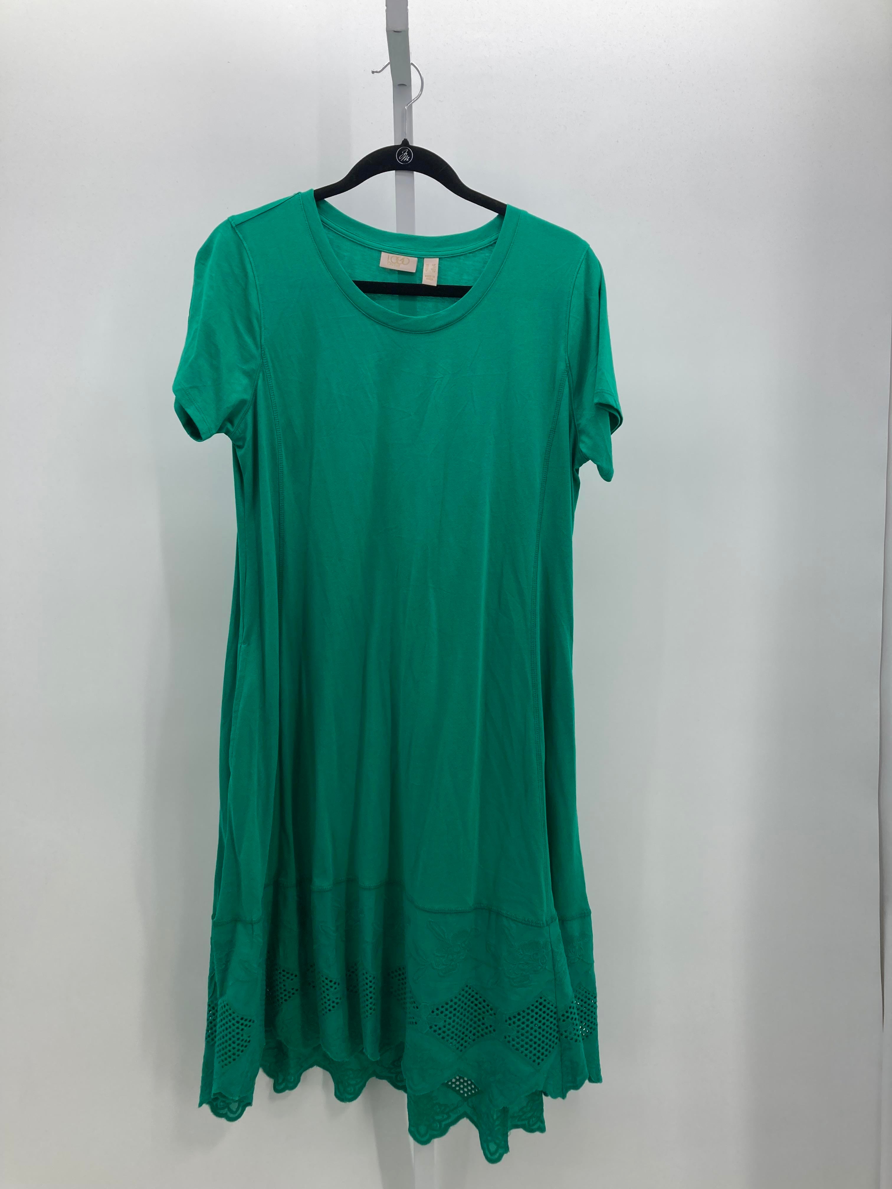LOGO Size Medium Petite Petite Short Sleeve Dress