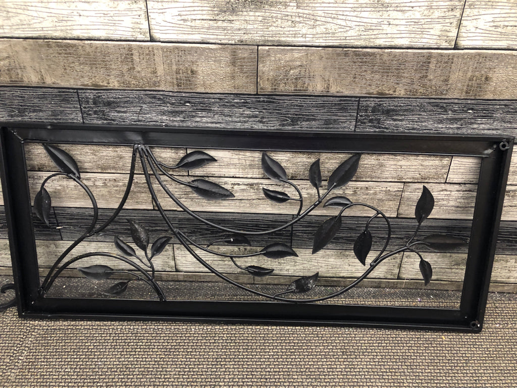 GOLD LEAF BLACK METAL SCROLL WALL ART.