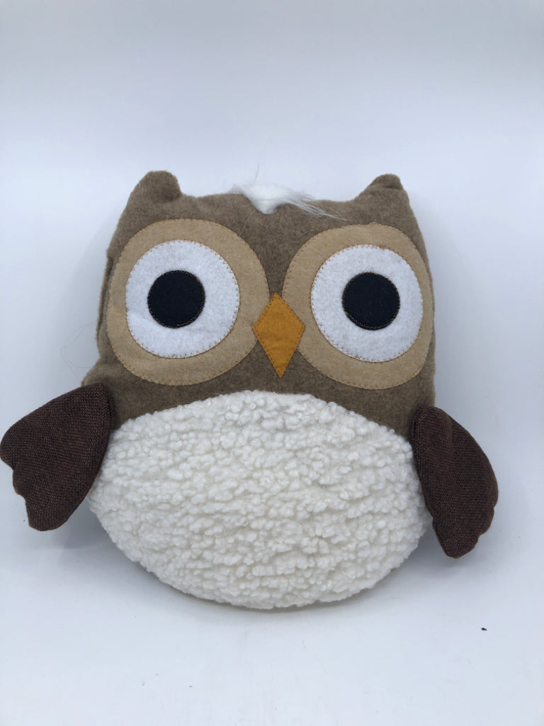 OWL PILLOW.