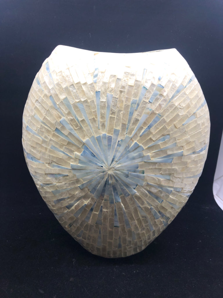 MOSAIC SHELL VASE- CREAM+ BLUE.