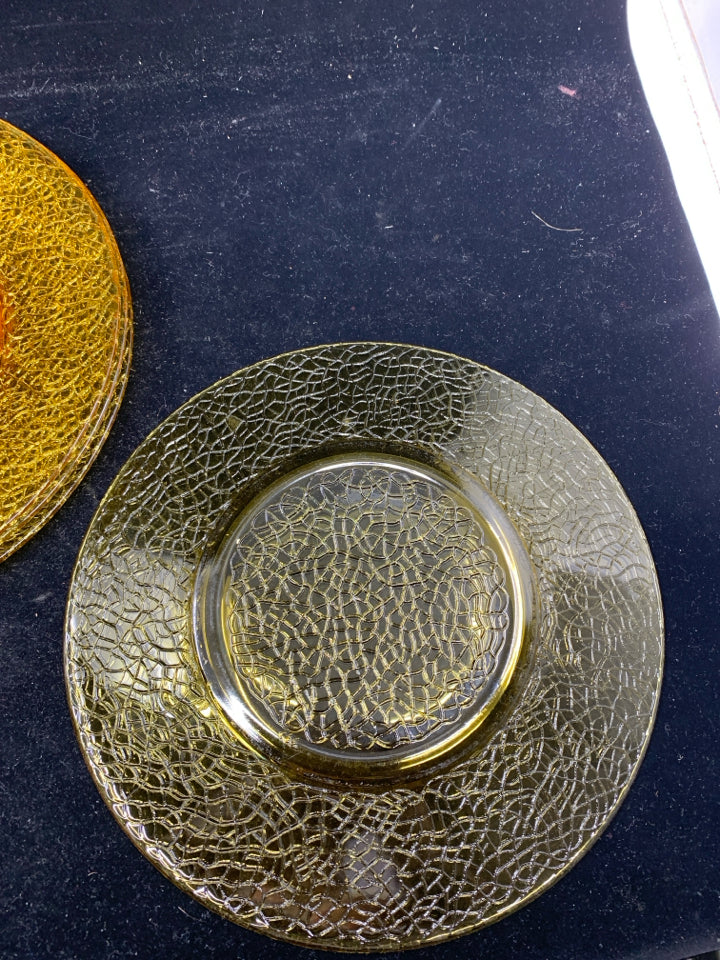 4 VTG YELLOW CRACKLE GLASS LUNCH PLATES.