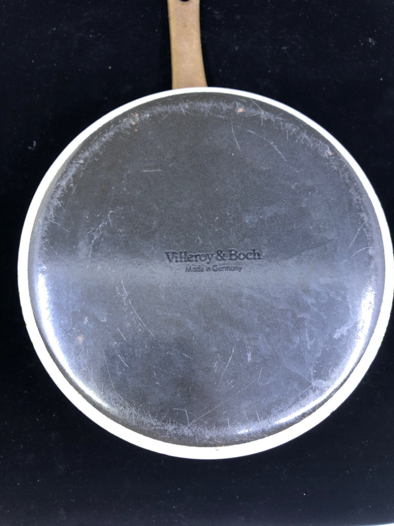 VILLEROY & BOCH ENAMEL SAUCE PAN W LID.