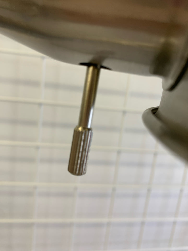 METAL STUDY LAMP ADJUSTABLE.