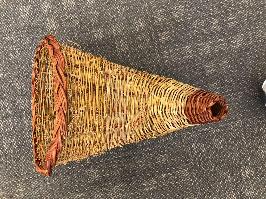 CORNUCOPIA SHAPED WICKER BASKET.