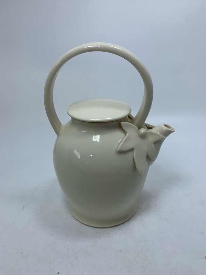 POTTERY TEAPOT W/ 3D LEAVES SHORT SPOUT.