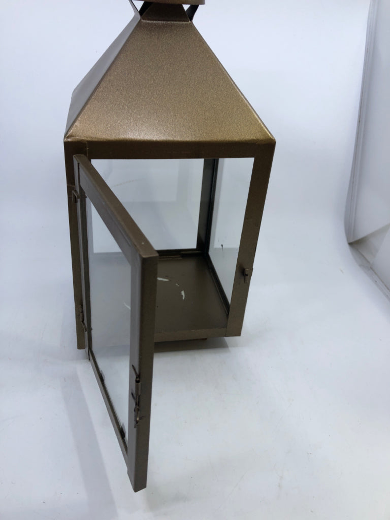 GOLD DECORATIVE LANTERN.