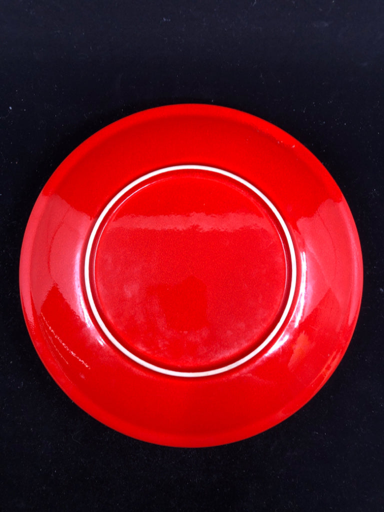 4 RED CERAMIC CHRISTMAS DINNER PLATES W TREE.