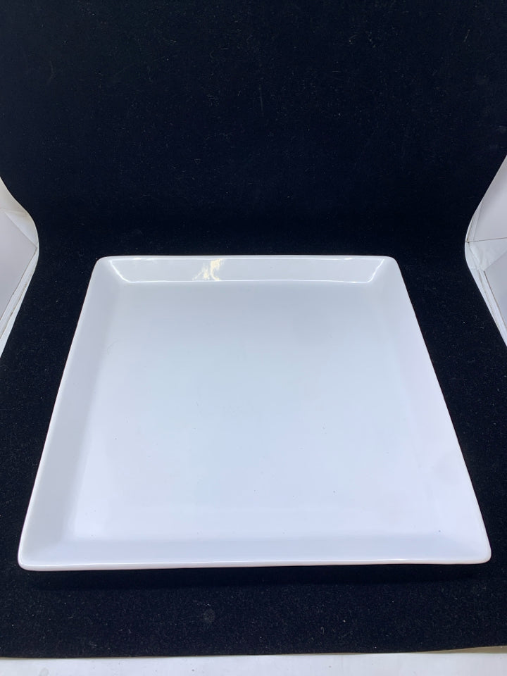 LARGE WHITE SQUARE SERVING PLATTER.
