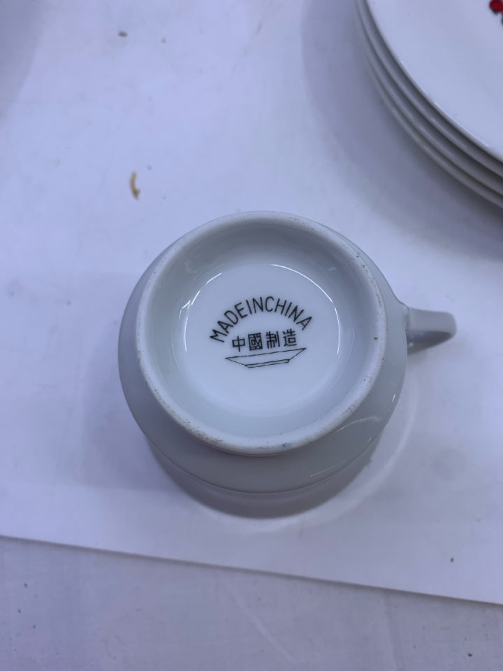 16 PC CHRISTMAS TREE WHITE DINNER SET.