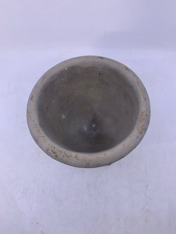 GREY CEMENT FOOTED PLANTER.