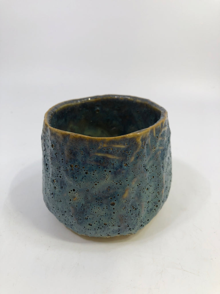 BLUE TEXTURED CERAMIC DECORATIVE CUP W/BUBBLE DESIGN CREATIVECO-OP.