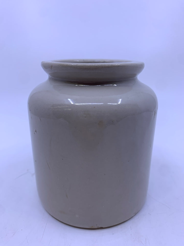 SMALL TAN POTTERY CROCK.