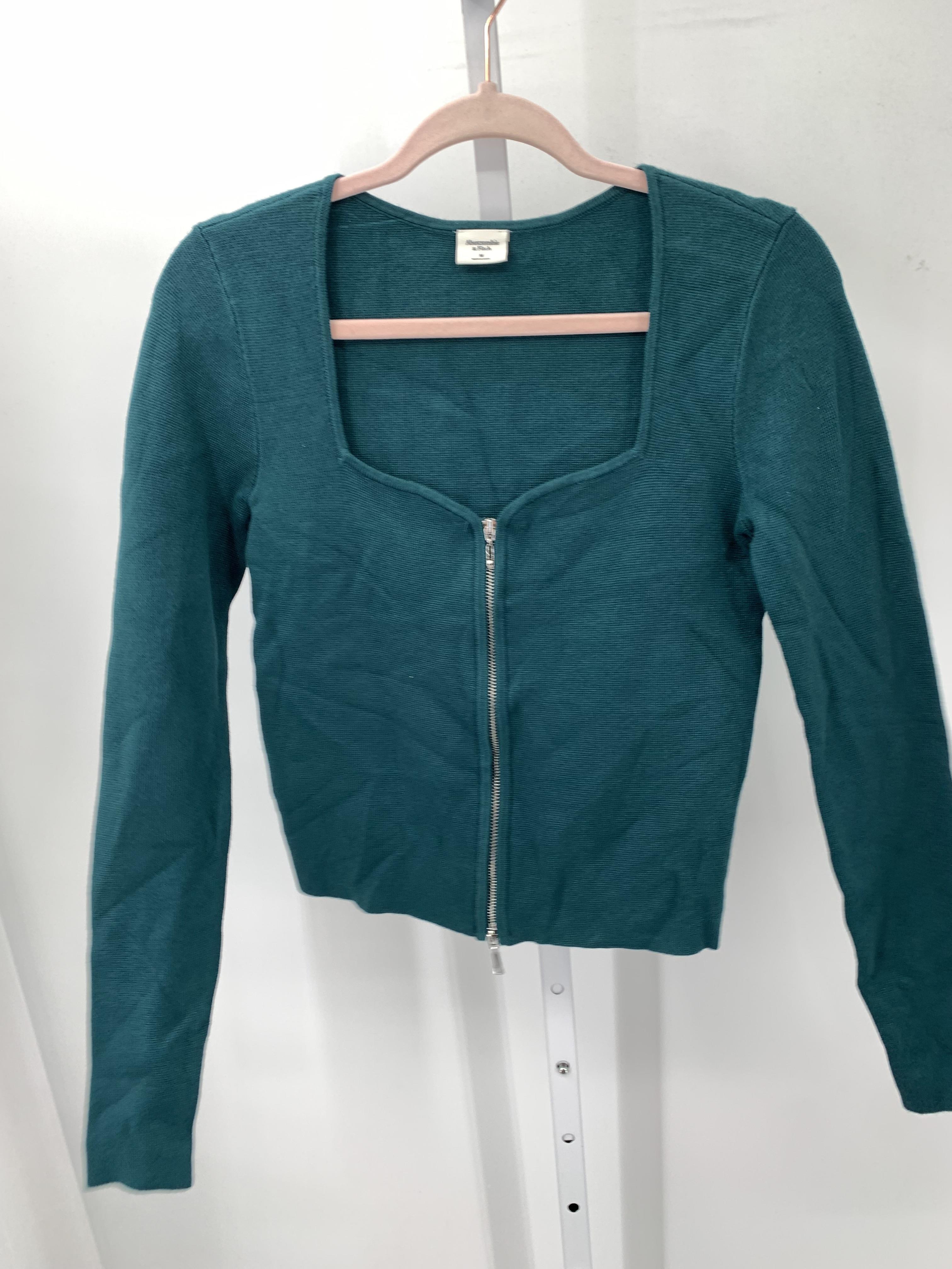 Abercrombie Size Medium Juniors Long Sleeve Sweater